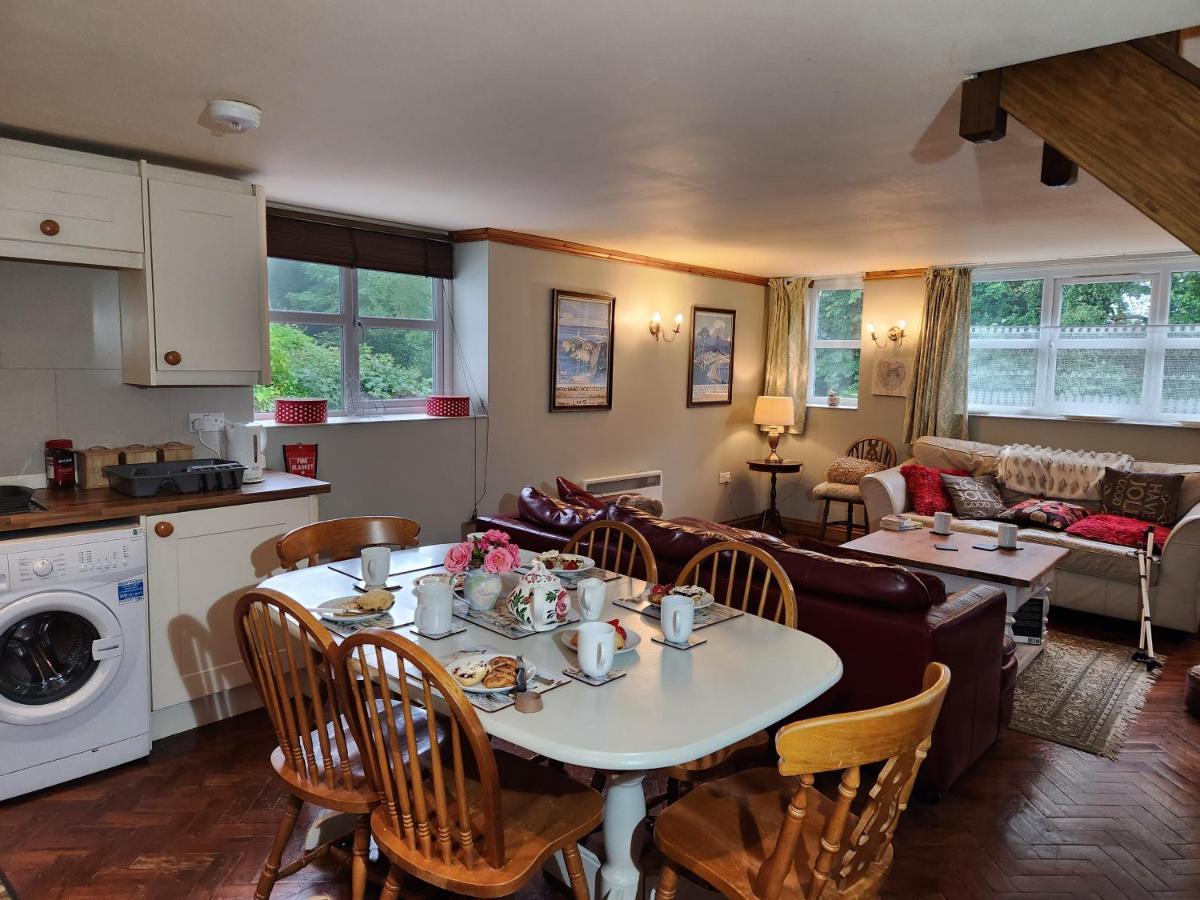 The Old School Caeathro, Snowdon, Eryri And Yr Wydffa Cottages 카나번 외부 사진